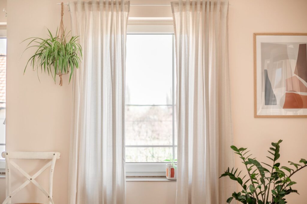 What Color Curtains Keep Heat Out